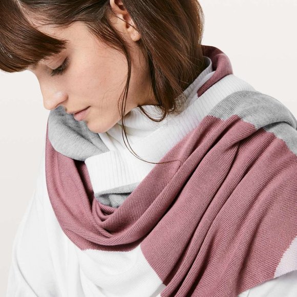 NWOT Lululemon Hatha Wrap/Poncho/Scarf - Picture 4 of 4